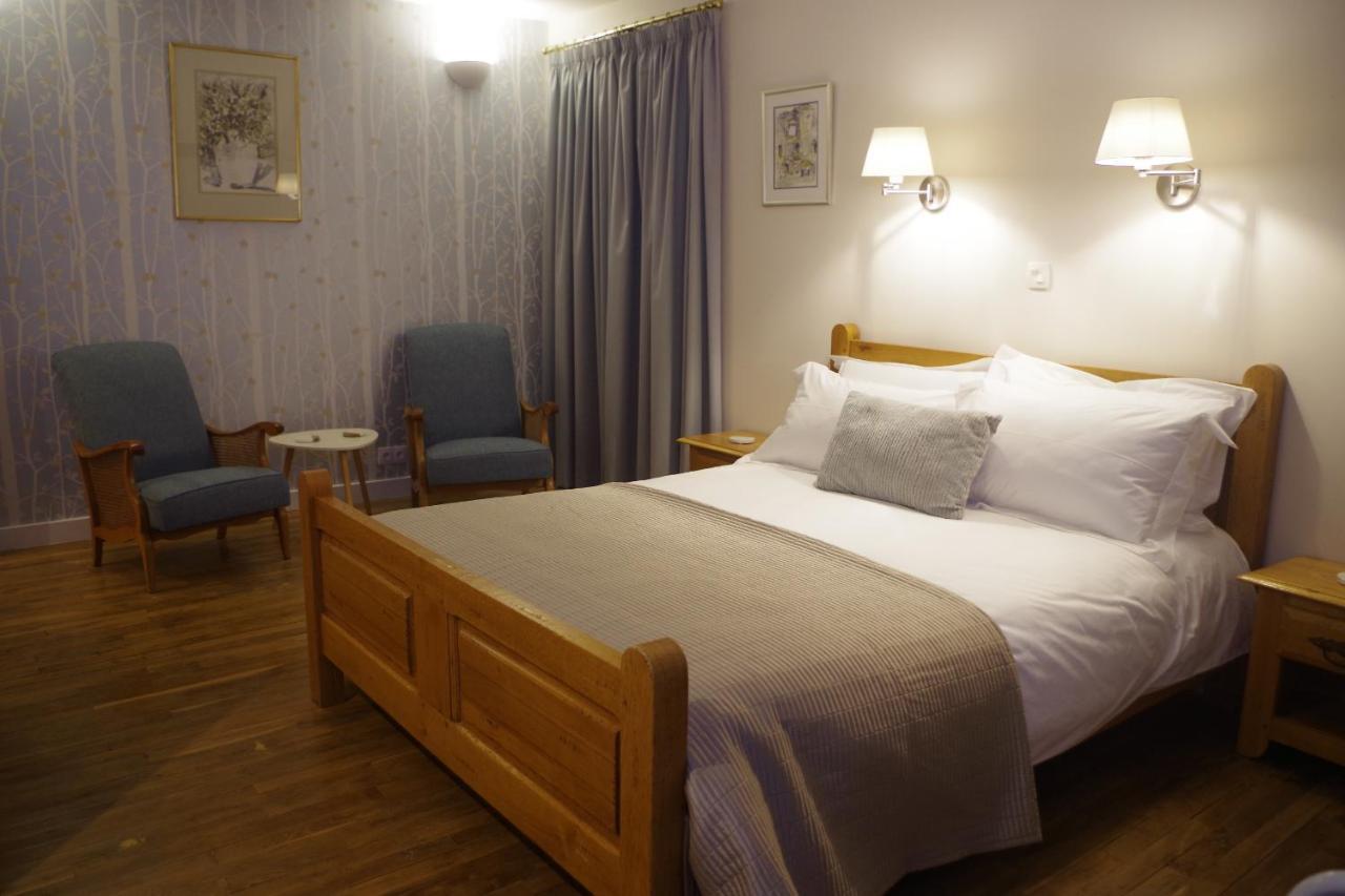 Chambres & Table D'Hotes De La Vieille Ferme Salon-la-Tour Ngoại thất bức ảnh